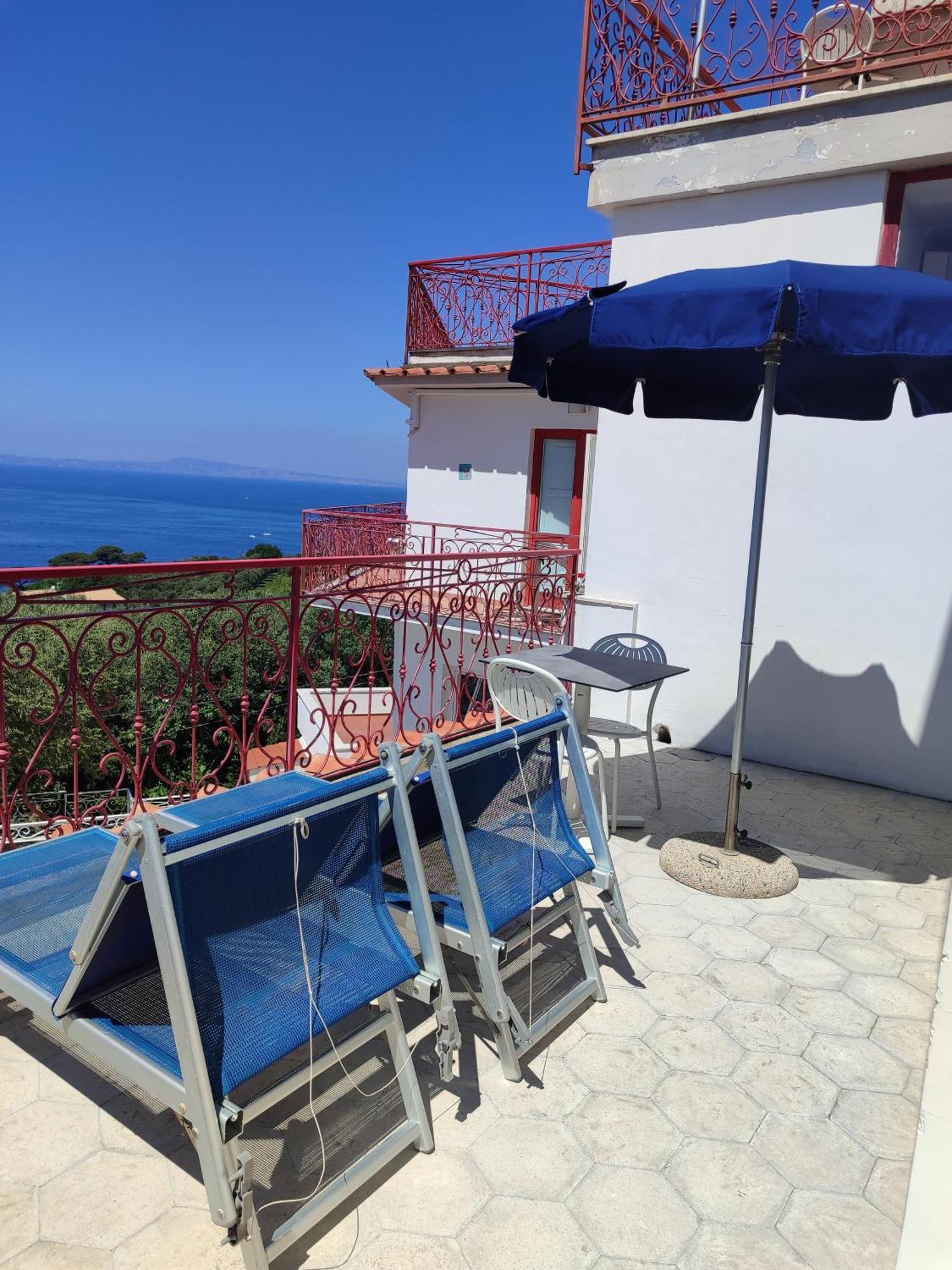 Hotel Dania ソレント エクステリア 写真